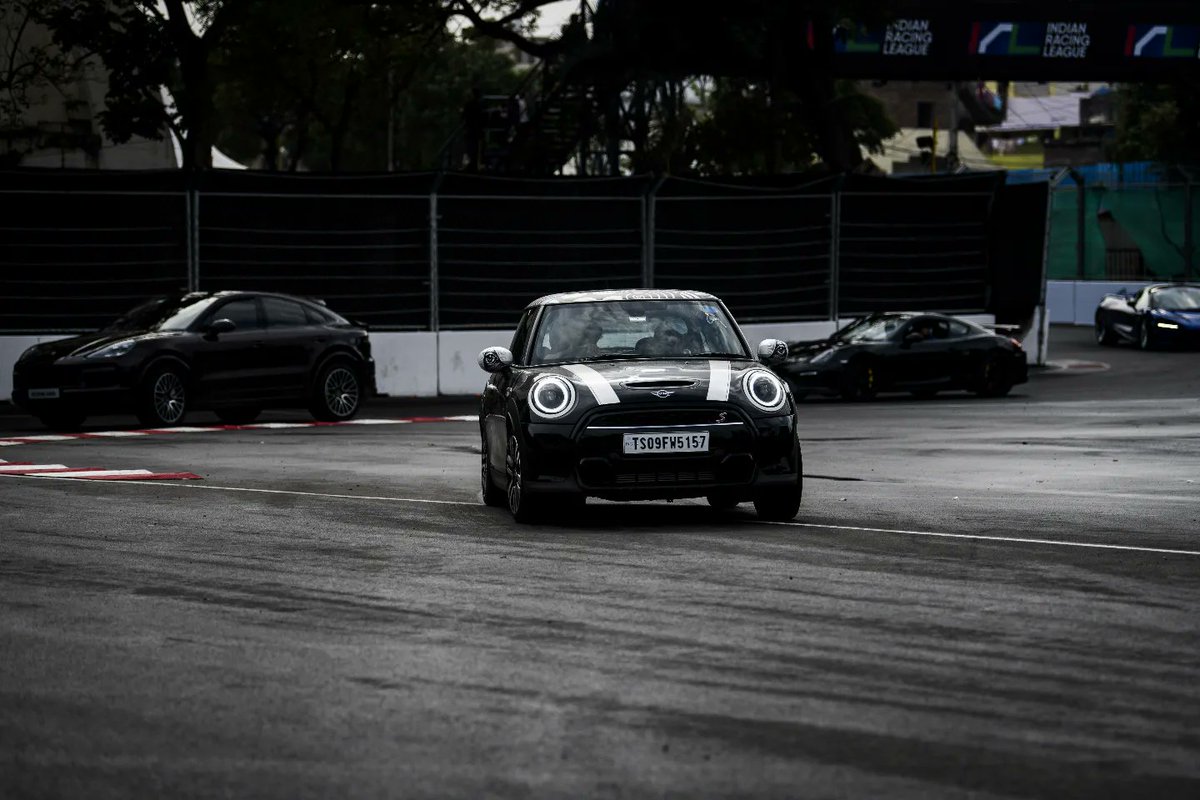 Irlofficial1's tweet photo. The supercar fraternity of India graced the Hyderabad round of IRL with their best gems!
#GearUpIndia #IndianRacingLeague
#sportscars #supercars #madrasinternationalcircuit #hyderabadstreetcircuit #racingtrack #racingislife #motorracing #indianaracing #motorsports #sportscar https://t.co/ppoPCDslZ3
