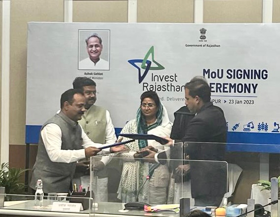 Mr Sandeep Kashyap, COO <a href="/ACMEGroup_India/">ACME Group</a> signed the MoU with Rajasthan Govt for an investment of Rs 9,950 Cr for development of pumped hydro storage project in the presence of Hon’ble Chief Minister, Sh <a href="/ashokgehlot51/">Ashok Gehlot</a> ji @InvestRajasthan 
#renewableenergy #clean #Rajasthan