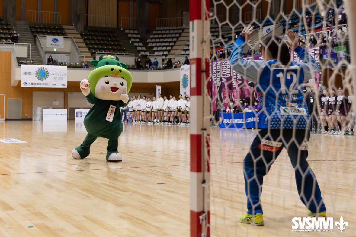 mievioletiris's tweet photo. ／丸亀産業（株）＼
＼マッチデー💜   ／

🟣2/5日
🟣ホームゲーム
🟣 🆚 HC名古屋

MVIと三重高校ダンス部「シリアスフレーバー」のスペシャルコラボデー‼️

試合後にはシリフレによるダンスタイム『腕フレ‼️足フレ!‼️シリフレ‼️』を開催🙌 

公式サイトをCheck😁
✅https://t.co/oY2U36jPZ2 https://t.co/QVHVtQkYRz