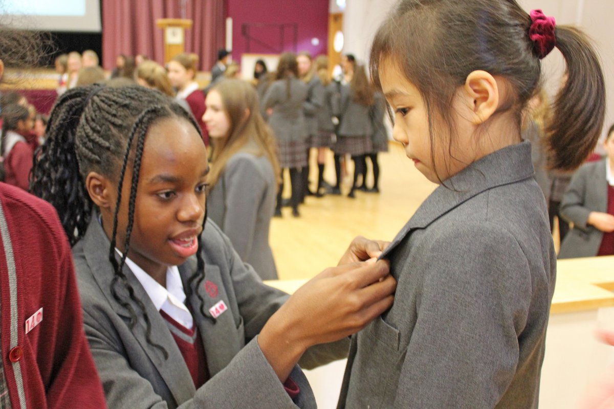 bromleyhs's tweet photo. Many thanks to everyone who attended our whole school 140 House Afternoon Tea with guest alumnae yesterday.
It was delightful to watch our Senior School pupils exchange celebratory 140 pins with the younger pupils.

#Bromley140 
@GDST https://t.co/CoA7GJ16Xl