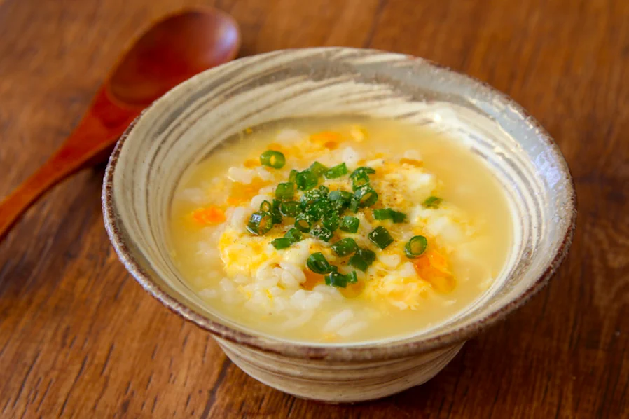 温かいものが食べたくなるような寒い日にぴったりそう！電子レンジで作れる「お粥」レシピ！