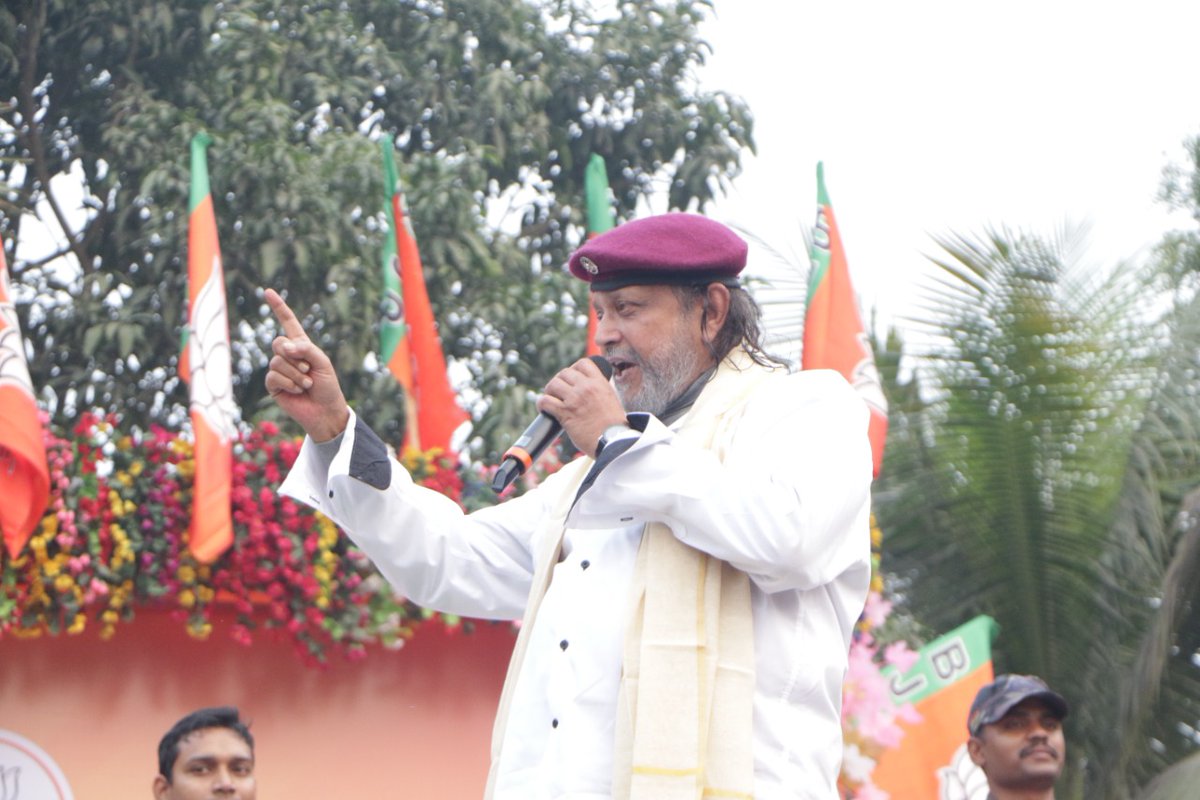 BJP4Bengal's tweet photo. স্বচ্ছ পঞ্চায়েত গড়ার লক্ষ্যে নদীয়া দক্ষিণ সাংগঠনিক জেলার বগুলায় মিছিল ও বিশাল জনসভায় উপস্থিত আছেন রাজ্য সভাপতি @DrSukantaBJP এবং বিজেপি নেতা শ্রী @mithunda_off, সাংসদ জগন্নাথ সরকার সহ জেলা নেতৃত্ব এবং কর্মীবৃন্দ। https://t.co/3OXOjB2fPE