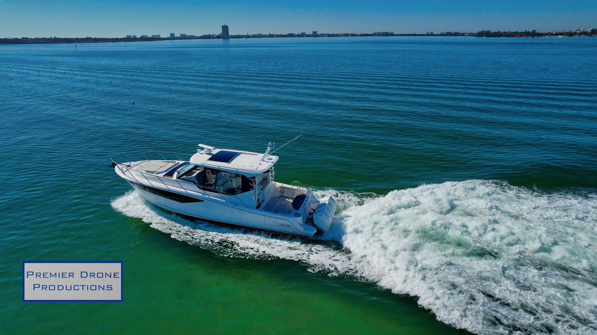 PremierDronePro's tweet photo. Shot this boat aerial...40 ft Boston Whaler in Sarasota Bay https://t.co/j4CCtSfkDa