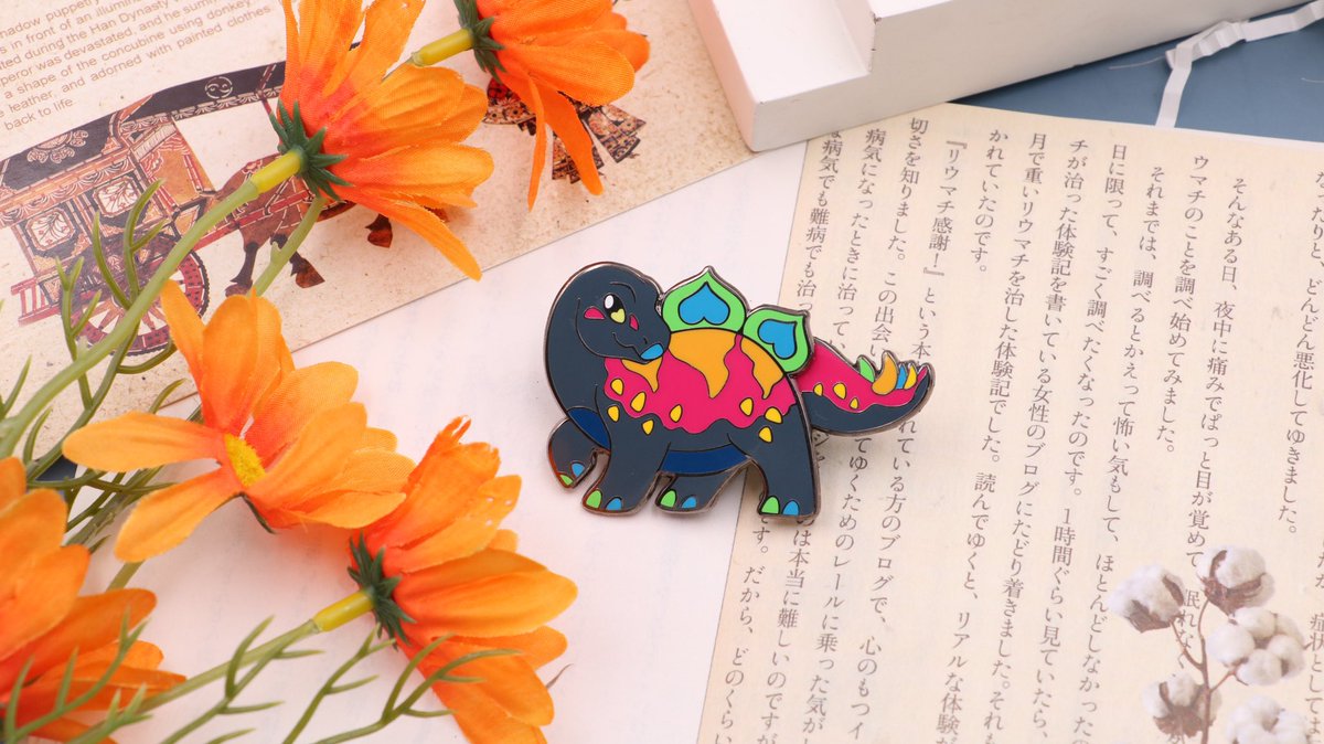 CulturalKrell's tweet photo. Dinosaur enthusiasts gathered here.👏👏👏
#lollipopins #enamelpins #custommade #smallbusiness #yellow #blue #purple #green #softenamelpin #metalbadges https://t.co/Rpx54TLzXl