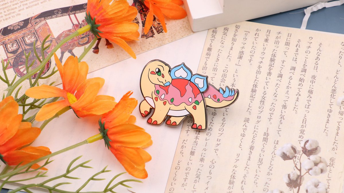 CulturalKrell's tweet photo. Dinosaur enthusiasts gathered here.👏👏👏
#lollipopins #enamelpins #custommade #smallbusiness #yellow #blue #purple #green #softenamelpin #metalbadges https://t.co/Rpx54TLzXl