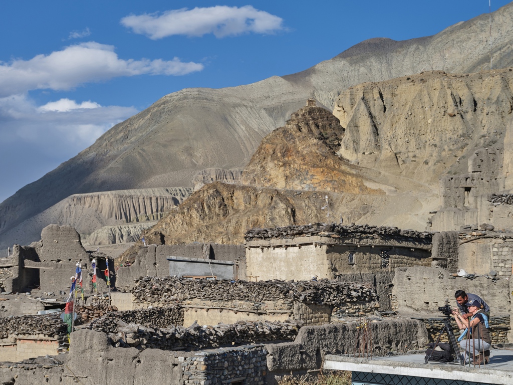GautamDhimal's tweet photo. Charlotte Bruus Christensen, a Danish cinematographer and director is on location in the beautiful Mustang region of Nepal.

#films #hollywood #cinema #movies #filmmaker #filmproduction #director #filmlife #cinematography #setlife #producer #GautamDhimal #LocationNepal #Nepal https://t.co/aHEgJKQMK2
