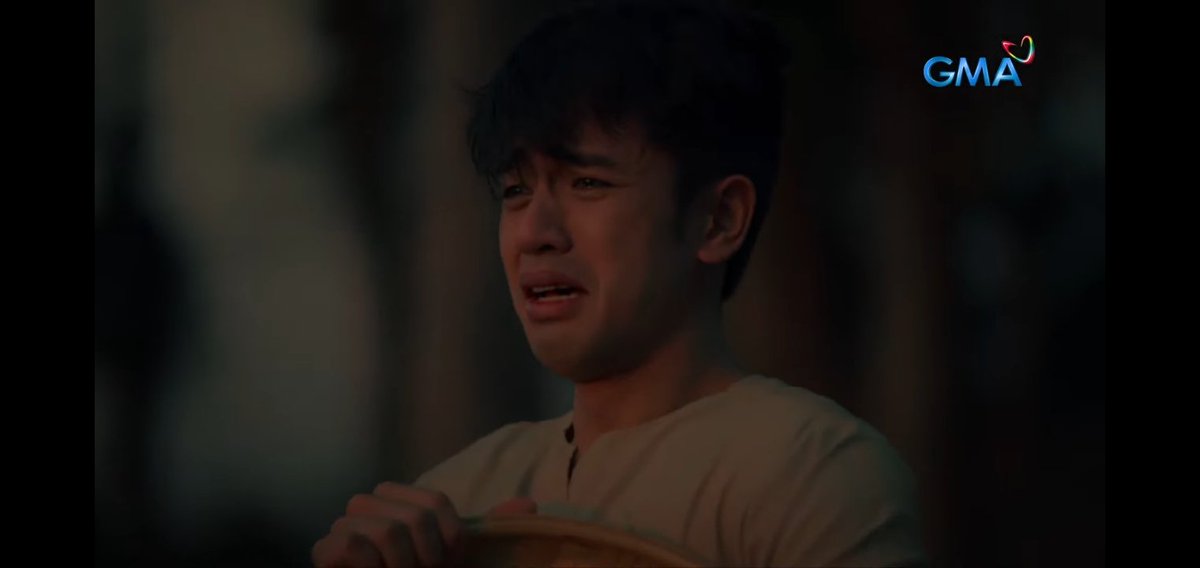 skraikt's tweet photo. he was so lost and this looks felt like he was abandoned. the way he keep calling out to klay. sobrang sakit. ang sakit sakit niyong mahalin.

#MCIEndgame | FILAY Babu https://t.co/qsH02B5d7F