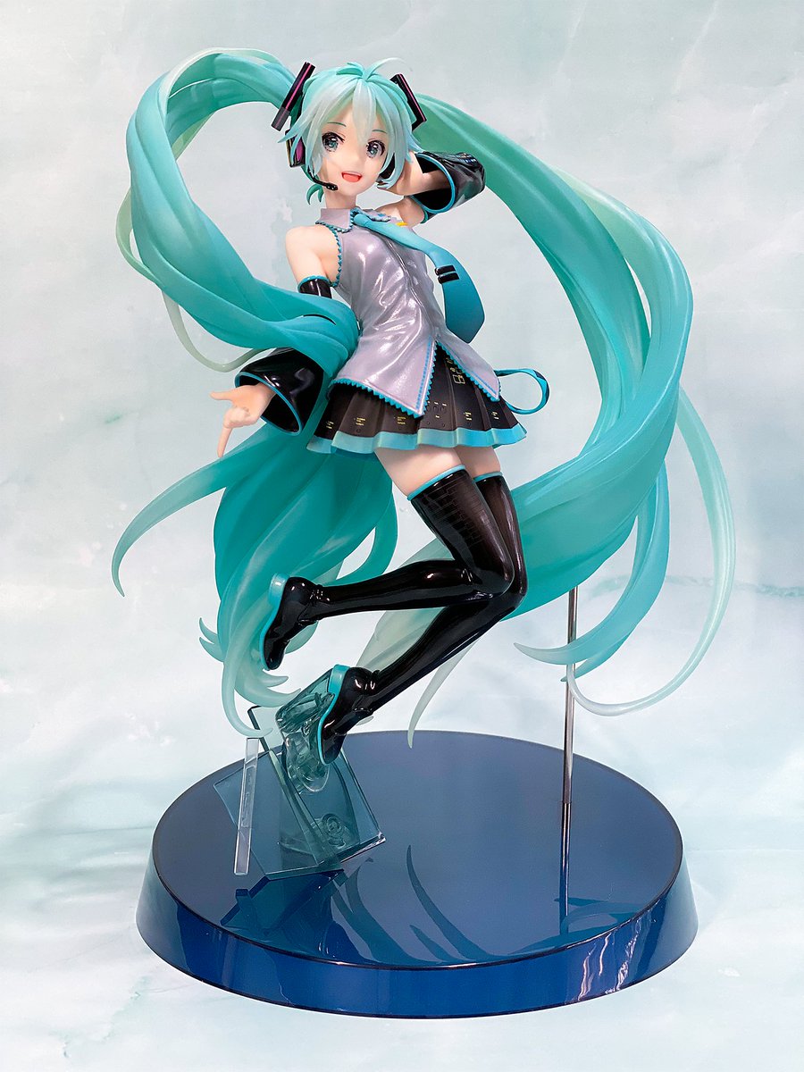 初音ミク 「さんの初音ミク・クロニクルツインテール凄いボリューム!顔面周辺の髪がシャープに作」|凪風　お仕事・skeb募集中！のイラスト