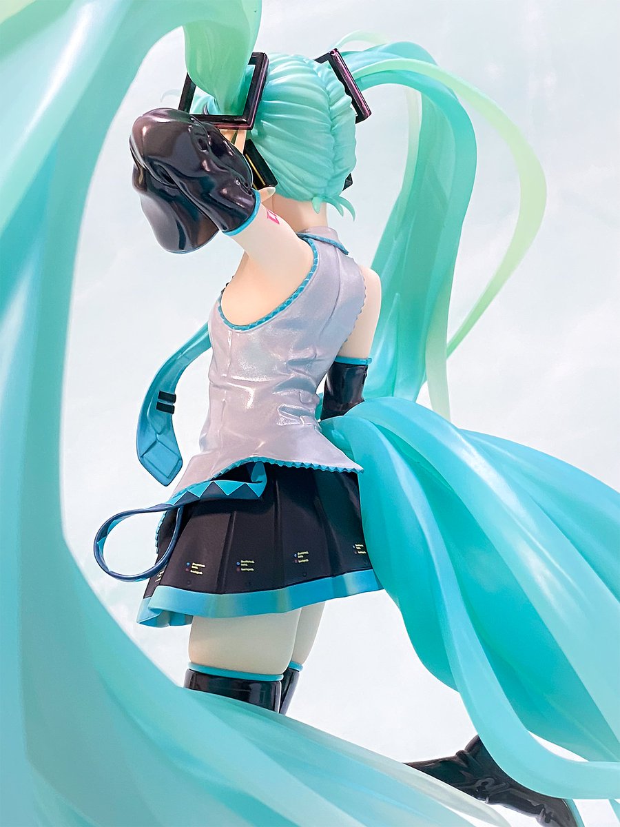 初音ミク 「さんの初音ミク・クロニクルツインテール凄いボリューム!顔面周辺の髪がシャープに作」|凪風　お仕事・skeb募集中！のイラスト