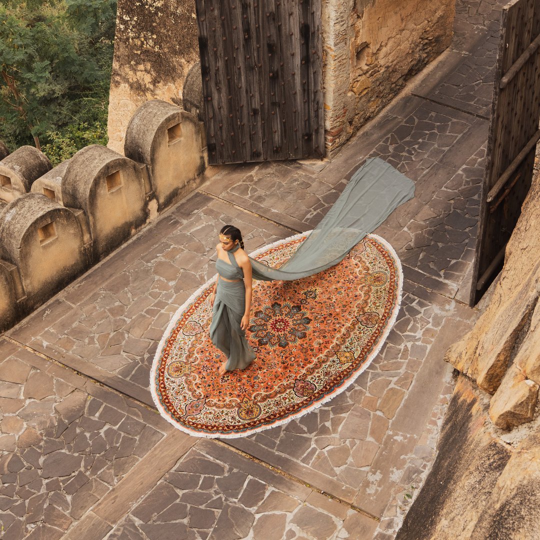 Dperspective_'s tweet photo. Jaipur Rugs is built on the fundamental principle of conserving ancestral know-how of carpet weaving and connecting rural craftsmanship with global consumers.
Visit @JaipurRugs to know more!
🔗https://t.co/ORXn1ct7f9
#designperspective #indoreedition #JaipurRugs #Ornaments https://t.co/mptxROzM8v