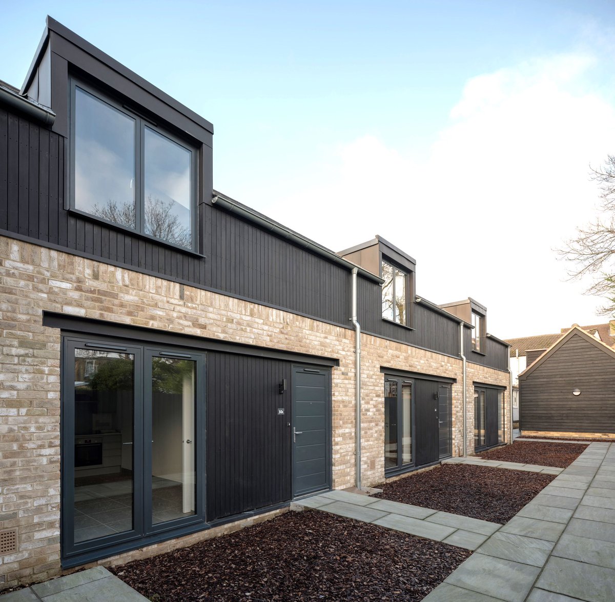 29_architecture's tweet image. Our High St, Chesterton site is complete and sold! Consisting of 4No 1 bed duplex’s, the refurbishment of a Post Office and a 2 bedroom flat, the site lies within a stones throw of a Grade I listed building and within the Conservation Area! Well done all involved
