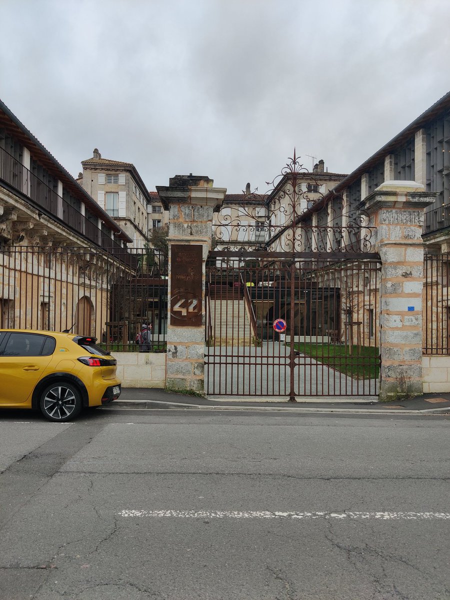 L'école 42 d'Angoulême on dirait un mini Poudlard 🔮