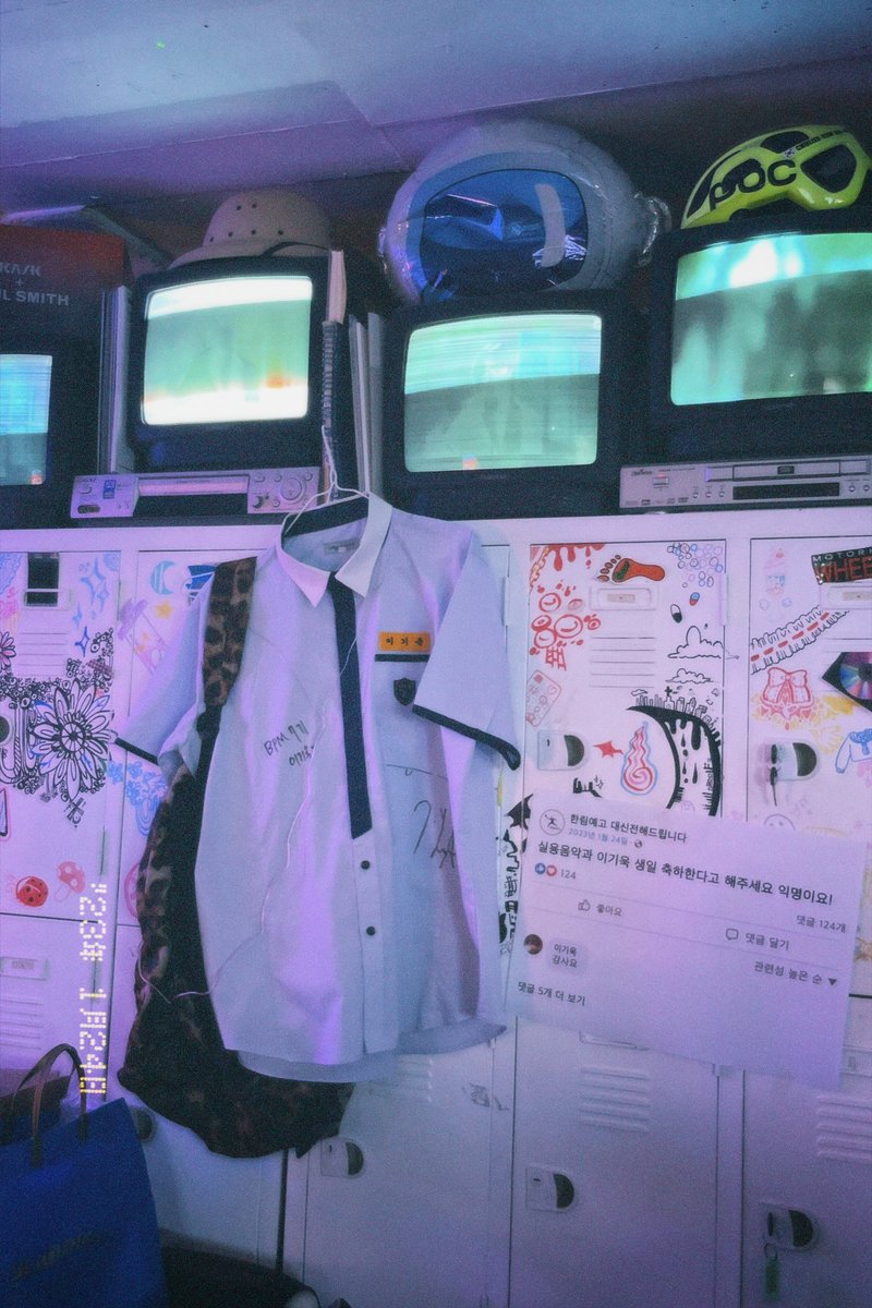 기욱이가 너무너무 맘에 들어했을 것 같았던 너드플래닛🪐
필카 감성 낭낭한 분위기에 큰 화면으로 보는 원위 영상들...최고였습니다..💙💙💙

#CodeName_CyA
#키아의_영원한_낭만에게