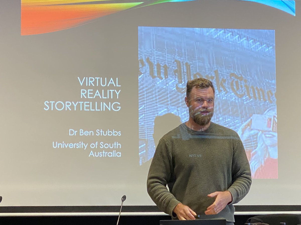 Corresponsales de Paz (@c_dpaz) on Twitter photo Comienza la ponencia junto a <a href="/Stubbs_Ben/">Ben Stubbs</a> sobre realidad mixta: virtual y aumentada. Profesor de periodismo y escritura creativa en la <a href="/UniversitySA/">UniSA</a> #PeriodismoUFV <a href="/Stubbs_Ben/">Ben Stubbs</a> Comienza la ponencia junto a <a href="/Stubbs_Ben/">Ben Stubbs</a> sobre realidad mixta: virtual y aumentada. Profesor de periodismo y escritura creativa en la <a href="/UniversitySA/">UniSA</a> #PeriodismoUFV <a href="/Stubbs_Ben/">Ben Stubbs</a>