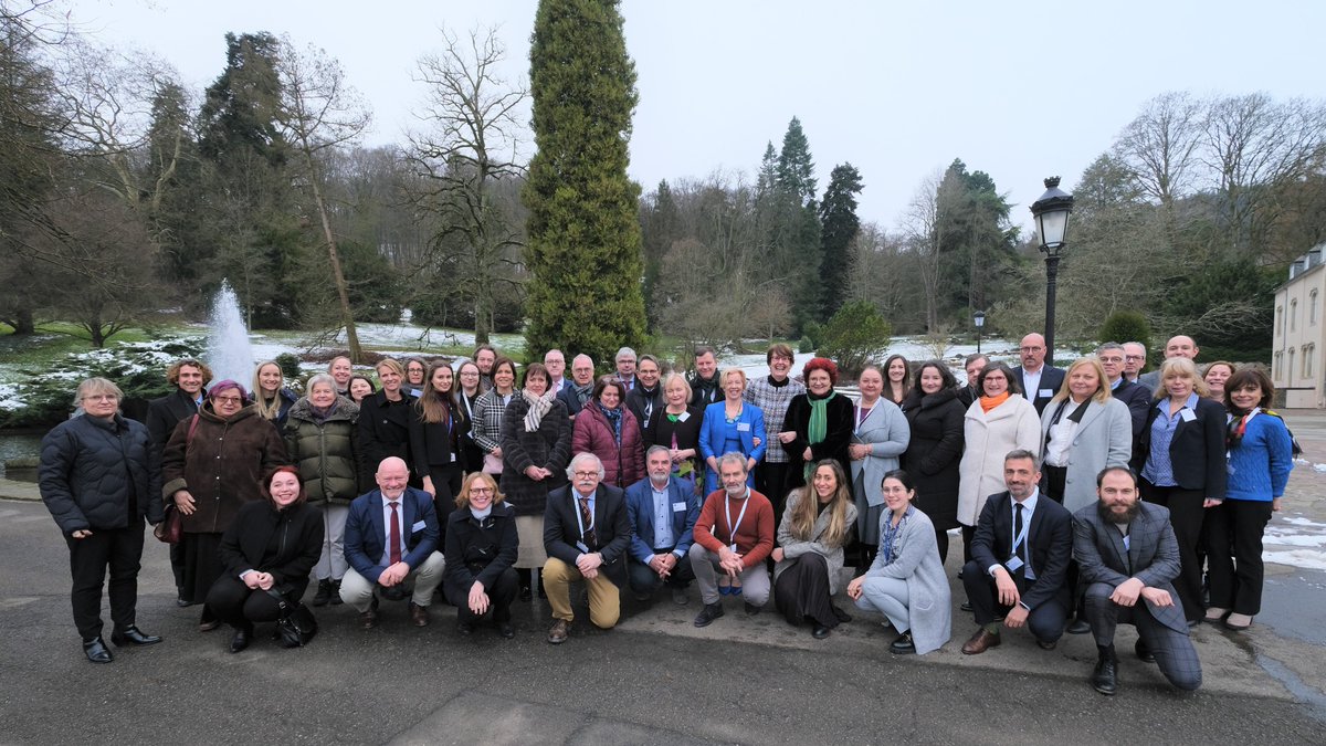 EU_Health's tweet photo. In the #EUHealthSecurity Committee the @EU_Commission meets with Member State representatives to discuss:
🔸coordinated action on serious cross-border health threats
🔸prevention, preparedness & response planning
🔸adoption of opinions & guidance
#HealthUnion #StrongerTogether https://t.co/IxhRMU8KIF