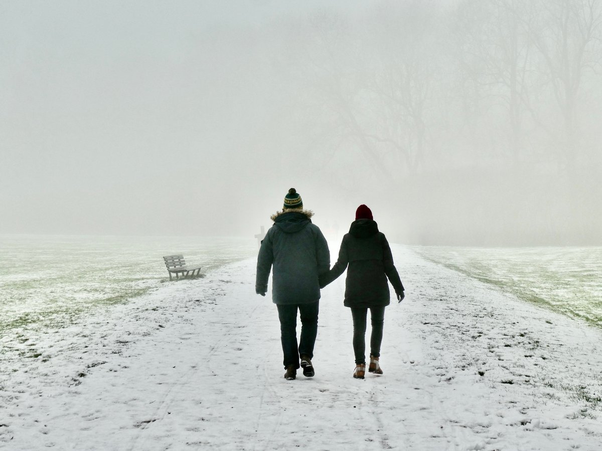 De eerste sneeuw en romantiek gaan hand in hand

#amsterdamsebos #amsterdam #amstelveen #sneeuw #winter #romantiek #romance #vriendenamsterdamsebos #wordvriend