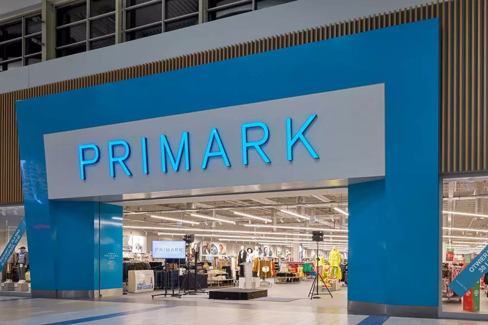 FloorForm's tweet image. We handed over another high quality install at the recently opened Primark Katowice.

Primark Katowice joins the newly opened store in Kraków as well as locations in Poznan and Warsaw, with plans to open two further stores next year.