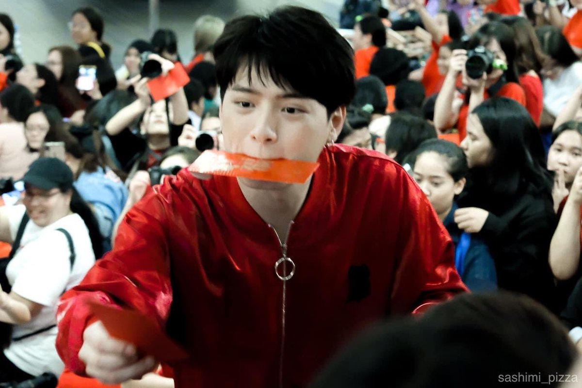 sashimi_pizza's tweet photo. ตรุษจีน วิท คริส
อยากให้อั่งเปาน้องคิดทุกปีเลย 
ปีนี้ได้อั่งเปาจากน้องคิดด้วย รอลุ้นว่าในซองจะมีเท่าไหร่ คูมแม่จะเก็บไว้อย่างดีเลยน๊า~
@kristtps 
2019                             2020
2020                            2023
#KristPerawat https://t.co/OvIQIJyJzG