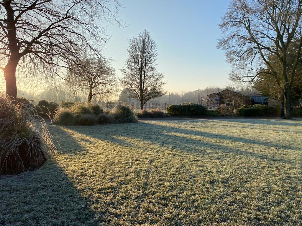 BlackdownIFA's tweet photo. How lucky are we to have Vivary Park within our county town - it’s such a beautifully peaceful place to visit. 💚 

Doesn’t it look glorious on this perfect Winter’s Day - and, r e l a x! ❄️  #LoveWhereYouLive https://t.co/7JldS2igKj