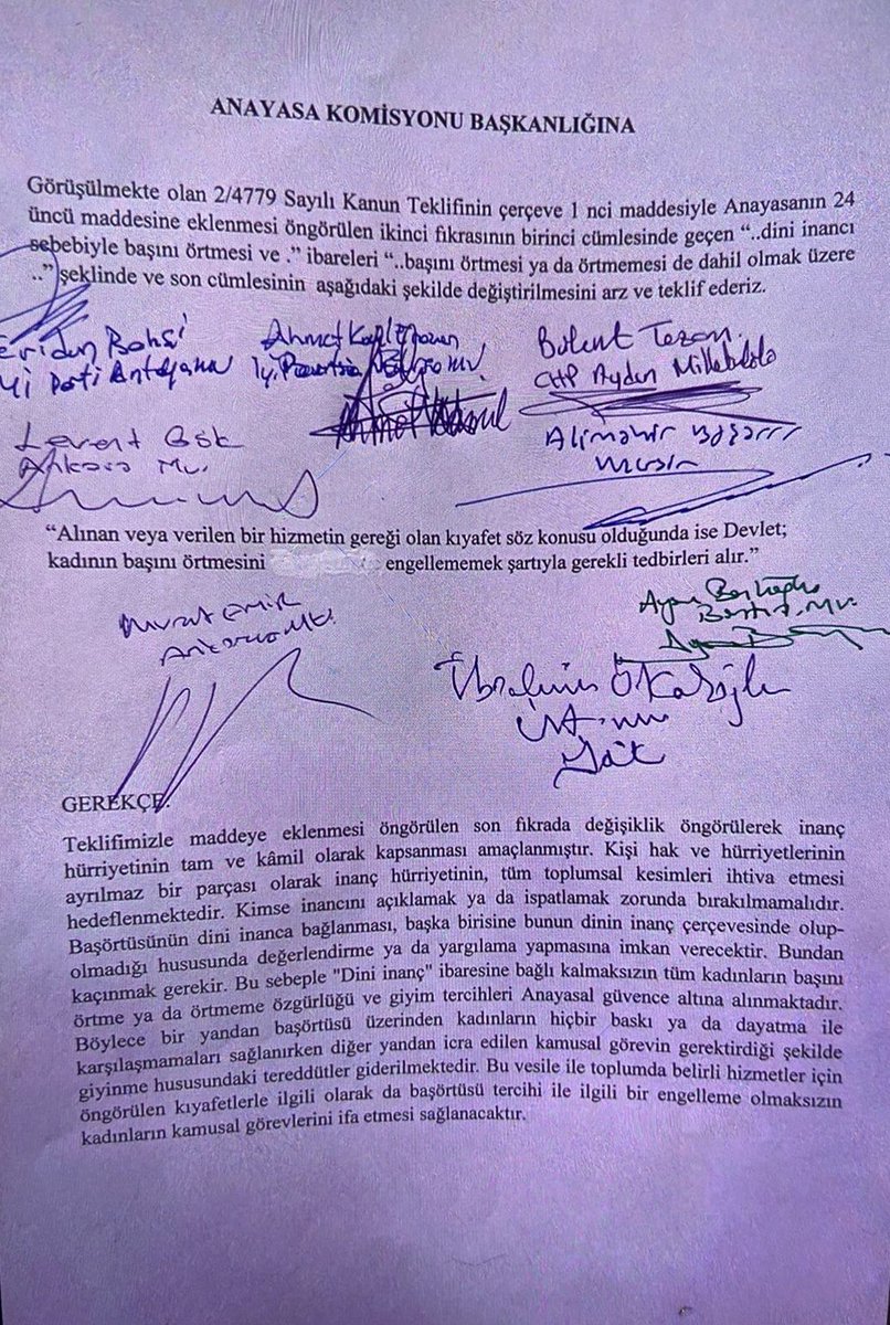 #AnayasaKomisyonu / <a href="/iyiparti/">İYİ Parti</a> grup başkan vekilleri &amp; iktidarın grup başkan vekileri geçtiğimiz cuma bir araya gelerek önergeyi istişare etmişler.
<a href="/herkesicinCHP/">CHP 🇹🇷</a>’li üyelerin de imzaladığı bu önerge kabul edilemez. #TartışmasızHayır 
Anayasa’yı ihlal edenlerle #AnayasaYapılamaz