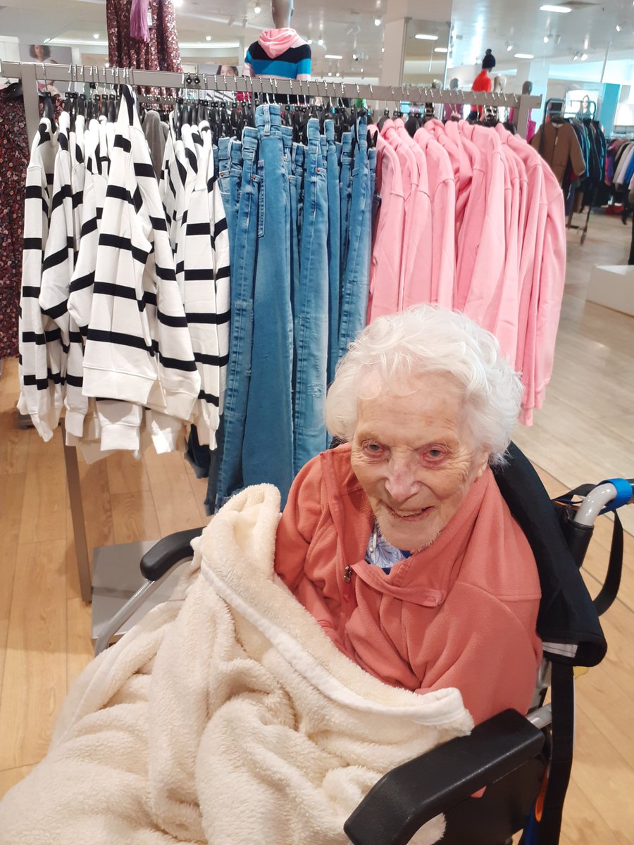 CareSouthUK's tweet photo. Residents at #CastleDene enjoyed a fun-filled #shopping trip to #Castlepoint where they had a browse around the shops admiring the latest fashion and trends. Residents purchased some items for themselves and enjoyed a nice cuppa to finish the day.

#CareSouthUK #FoodFunFriendship https://t.co/4qwnjlDVnO