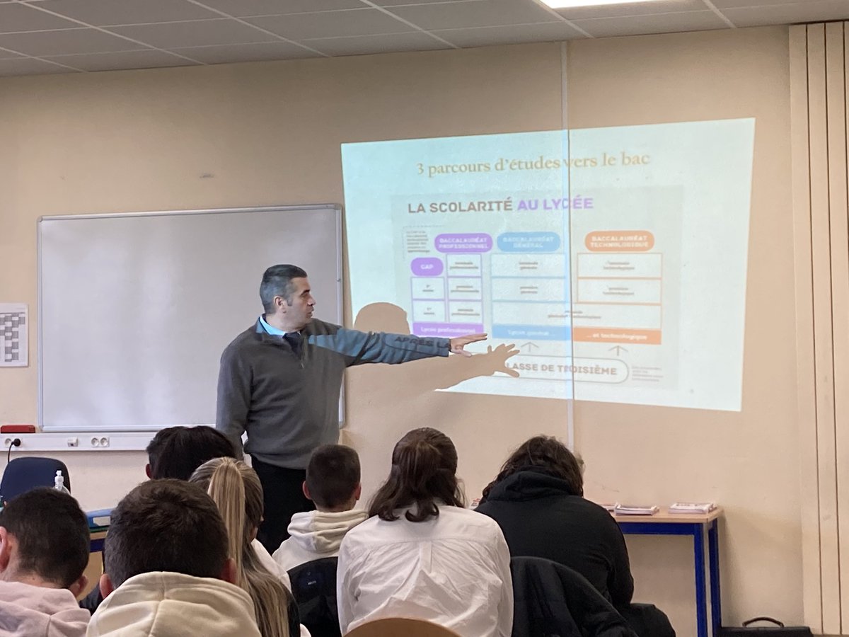 Journée #parcoursavenir et préparation au DNB : soutenance des oraux de stage face à des professionnels et aux équipes des lycées <a href="/AndainesLPO/">Lycée des Andaines</a> , Flora Tristan et <a href="/SepLpo/">SEP.LPO.Mezeray-Gabriel</a> <a href="/LyceeMezeray61/">Lycée Mézeray-Gabriel</a> , puis présentation du LPO Mezeray-Gabriel. Merci à tous pour votre participation ! <a href="/dsden61/">DSDEN61</a>