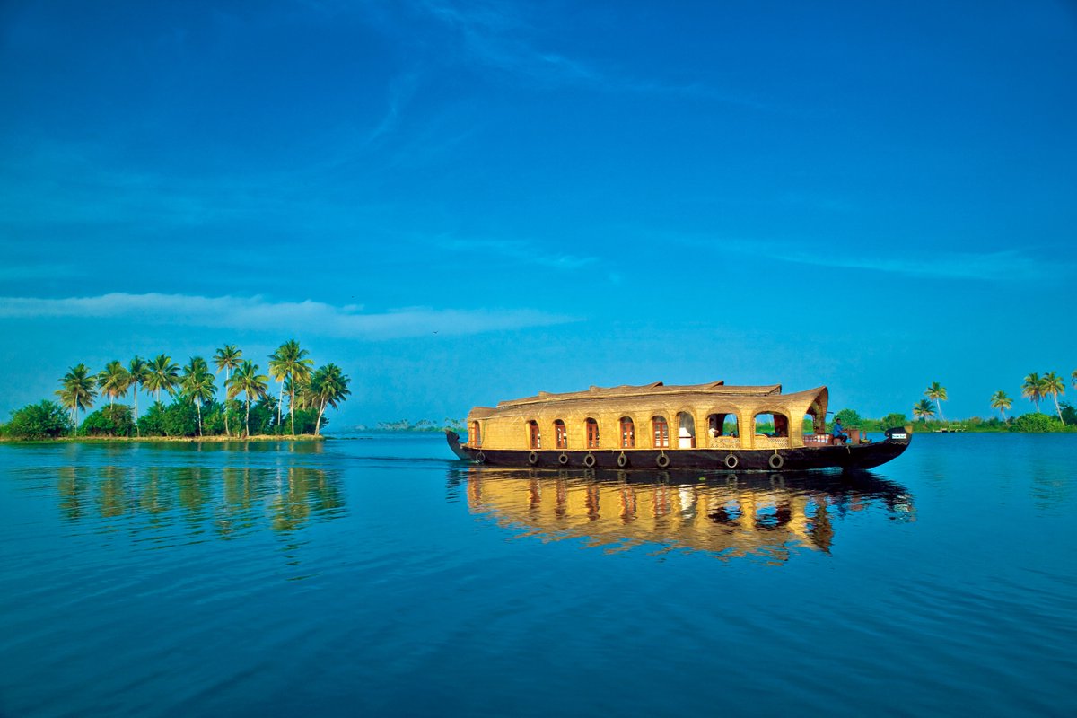 gostopsofficial's tweet photo. Mention "A" who is taking you to Alleppey this long weekend?
#longweekend #alleppey #backwater #planthetrip #tweetoftheday #kerala #goSTOPS #goMOREbeMORE https://t.co/UVxNqK8Kke
