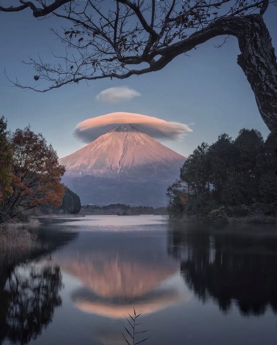 earthcurated's tweet photo. Mount Fuji, Japan 🇯🇵 https://t.co/zYOdRBdiLs