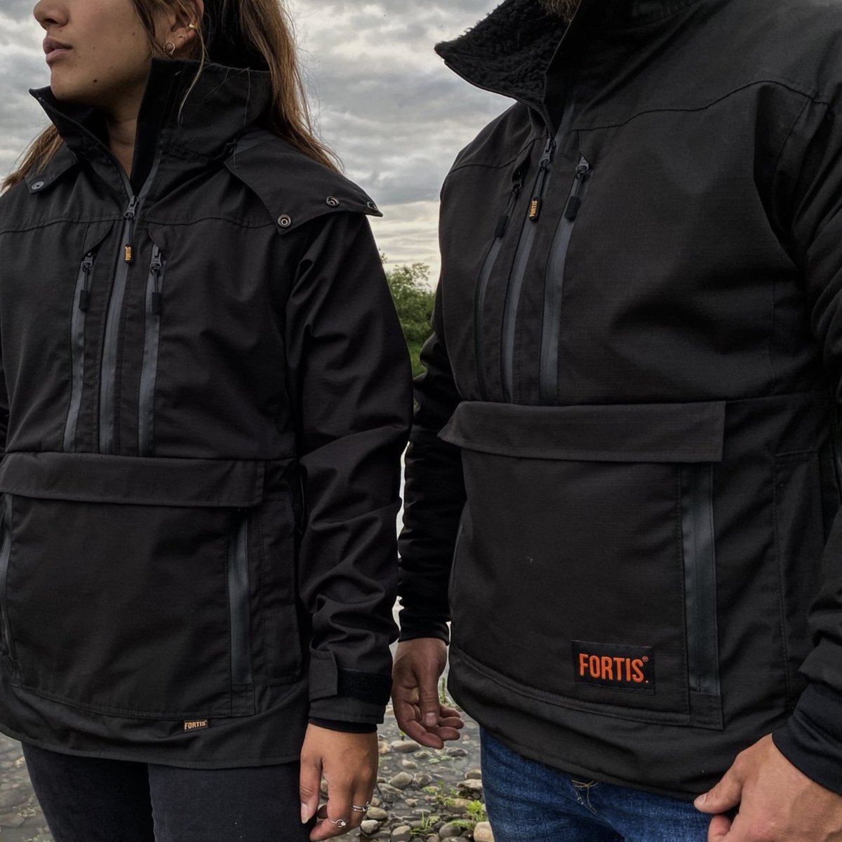 A style you will definitely want to take a look at...The Nightguard! Available in 3 different versions...

🐑 Fleeced
🌬 Windproof 
🌧 Waterproof 

Which one will you choose? 

#outdoorclothing #outdoors #adventure #outdoor #outdoorapparel #hiking #adventureclothing #getoutside