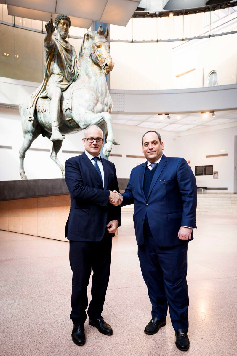 gualtierieurope's tweet photo. Benvenuto in Campidoglio a @dkerkentzes segretario @bieparis. Un piacere illustrargli gli investimenti a supporto della candidatura a #Expo2030Roma. Col suo ambizioso progetto di rigenerazione, nel segno dell'innovazione e della sostenibilità, Roma è pronta a vincere questa sfida https://t.co/hlQL02Fyms