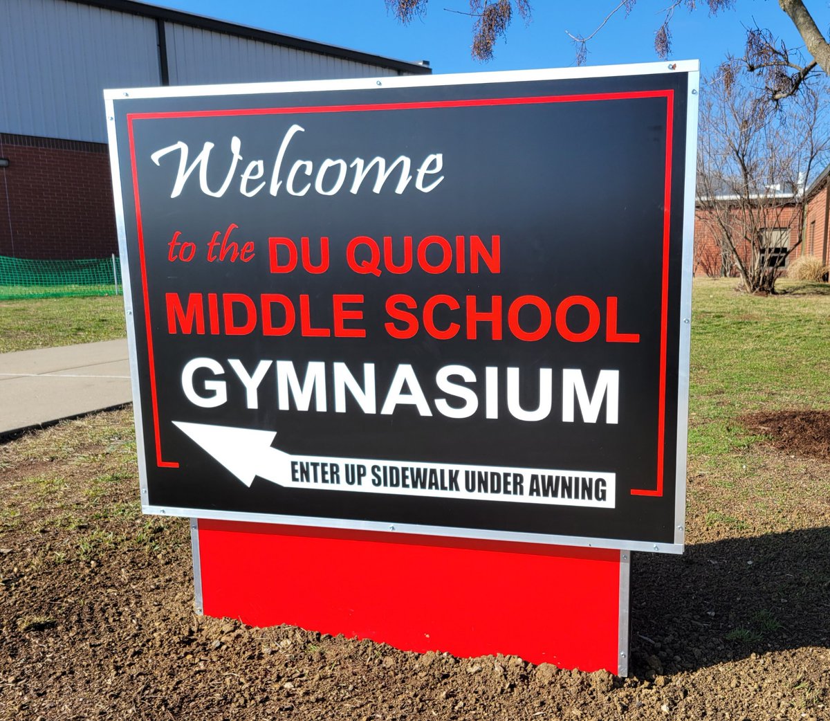 Thank you to the DMS Student Council for providing us with a new sign.