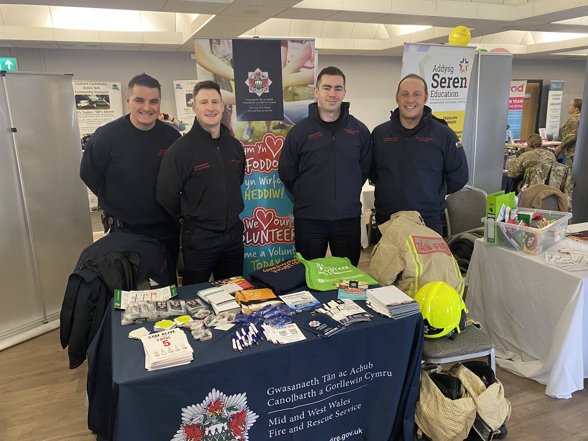Thank you <a href="/CarmarthenFire/">CarmarthenFireStn</a> for joining us to talk about on call firefighter opportunities in the western division 🚒🙌🏻 <a href="/mawwfire/">Tân CGC / MAWW Fire</a>