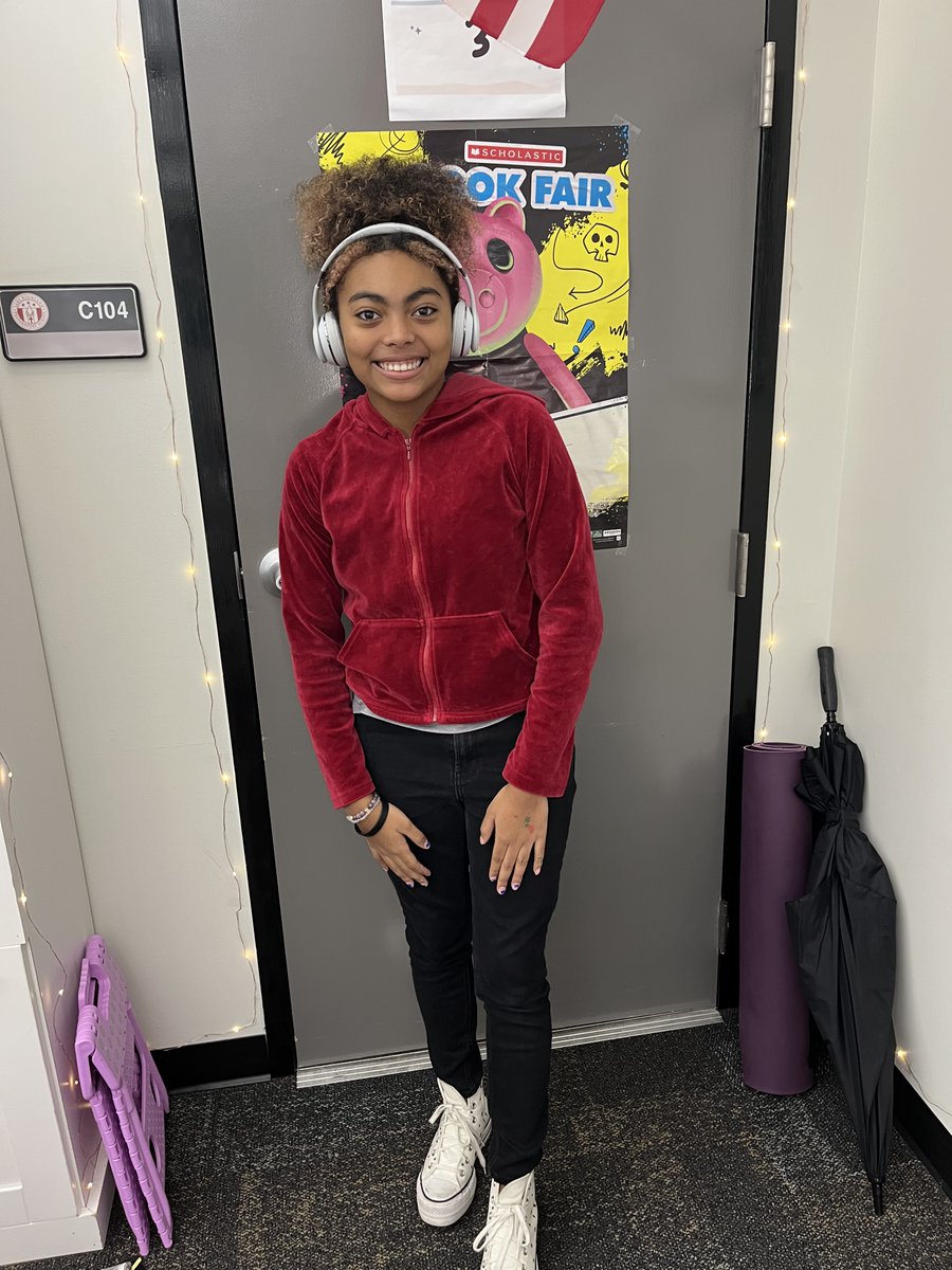 LHPS_Libraries's tweet photo. Can you guess the characters? @angiecthomas @JennyBoylan @rickriordan #LHPBookWeek https://t.co/i2WGJ44veq
