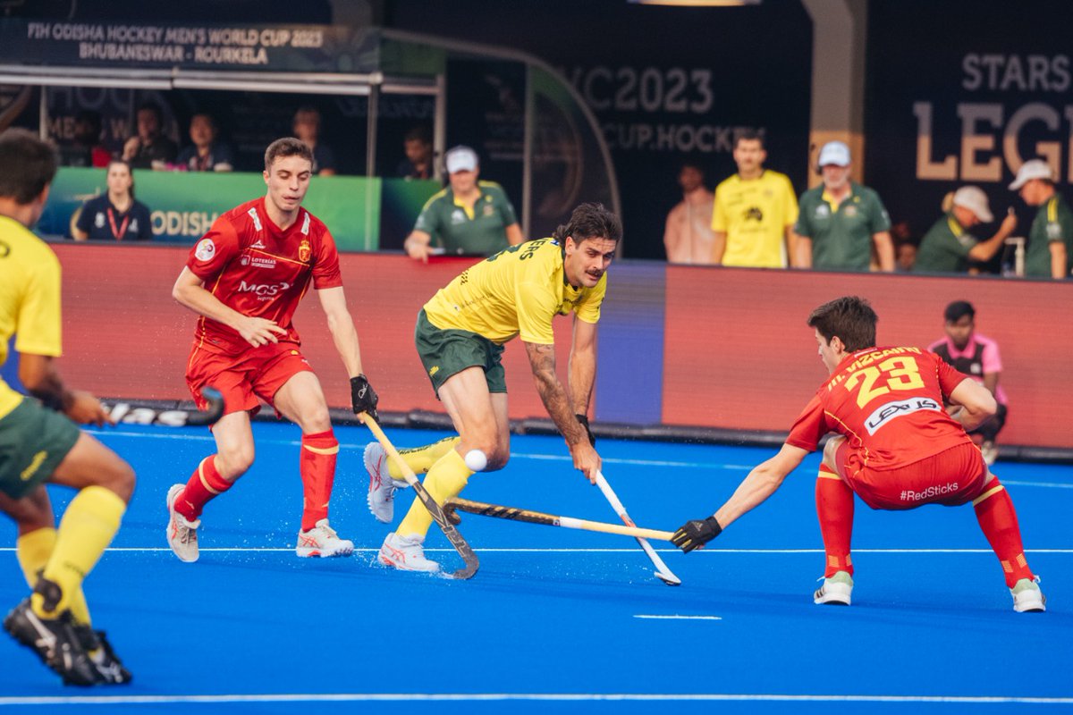 sports_odisha's tweet photo. 📸 Glimpses from the incredible match between Australia and Spian.
#HWC2023 #AUSvsESP #OdishaForHockey #HockeyComesHome #HockeyWorldCup2023 #HockeyHaiDilMera https://t.co/BjYzoH8xPf