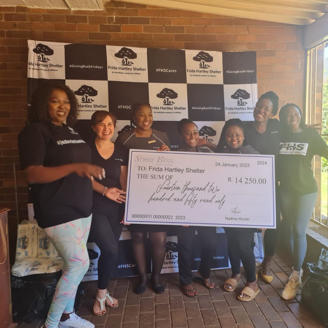 SheerBlissmass's tweet photo. Today was our hand over for @FridaHartleyshe 
We got the full tour of the shelter, it was so inspiring!
Read more here 👉https://t.co/PPz1vbhnJ5 https://t.co/iUjDePJ2zr