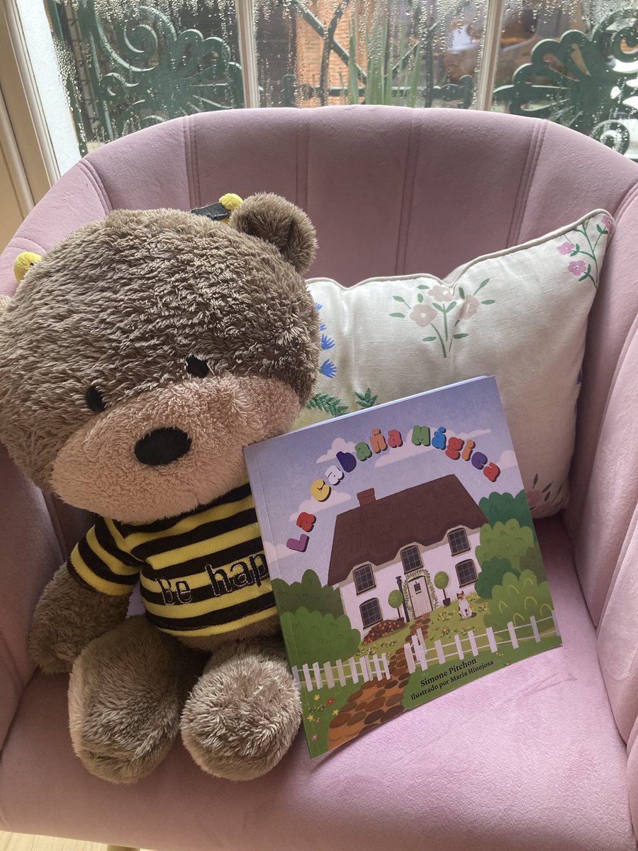 simone_healer's tweet photo. “The Magical Cottage” in Spanish :

La Cabaña Mágica 🇪🇸 ❤️🥰

Buy now Link: https://t.co/6XHImICioQ

😀

#bookstagram #book #spanishbooksforkids #spanishbooks  #themagiccottage #lacabañamagica #kids #booklover #childrensillustration 🌳🍄🍃🌷🌸 🧚🏻‍♀️ https://t.co/MNbVAqEGWY