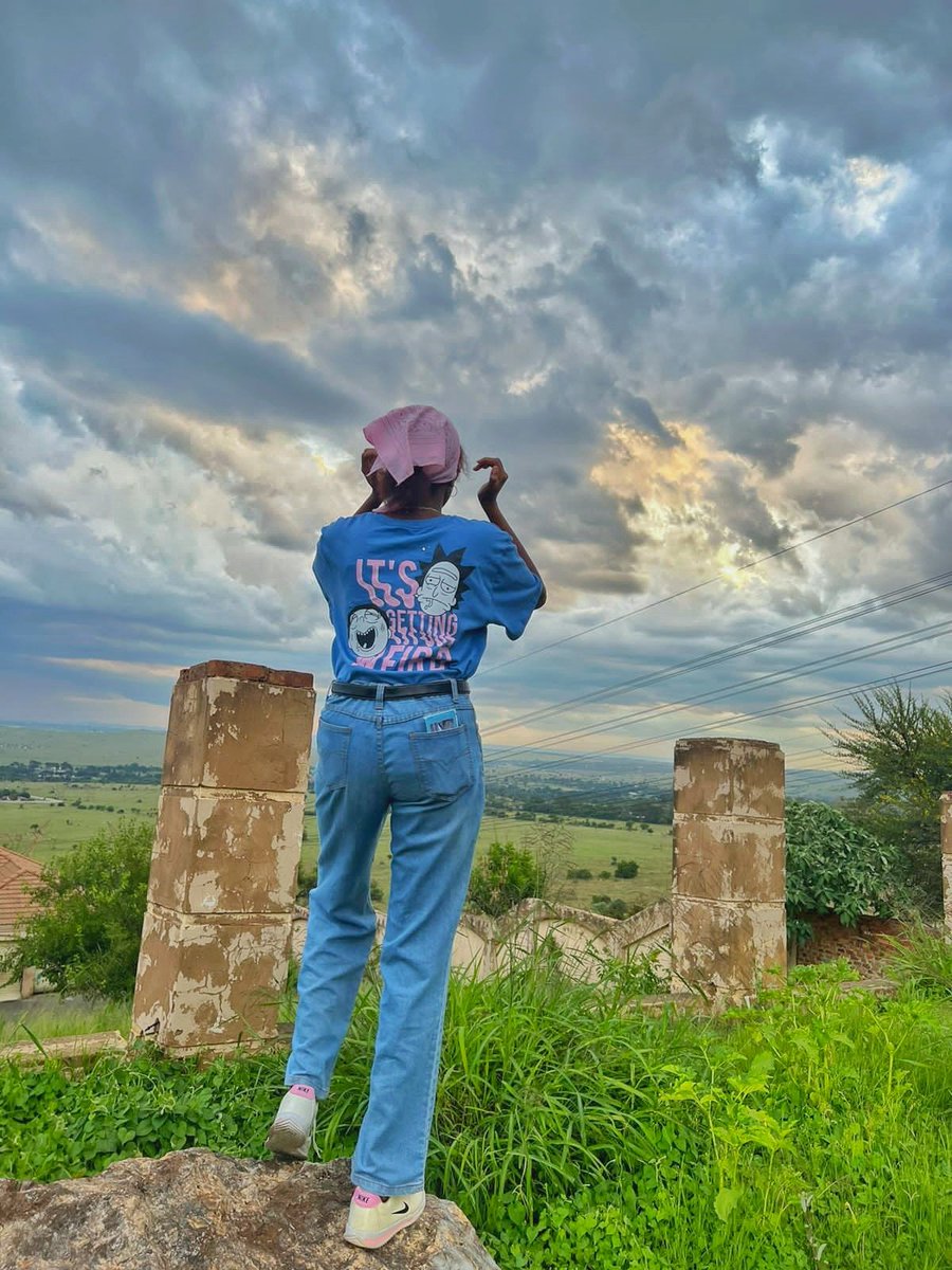 that_DK_JM_one's tweet image. My man&apos;s &amp;amp; I featuring the pretty skies we found. ❤️📸🥰

@BTS_twt @BTSPROJECTRSA 

#SASD 
#SArmyselcaday 
#SArmy