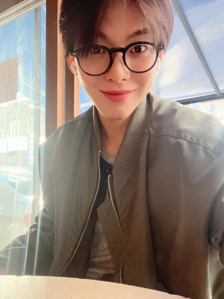 jinyoung with glasses 🫶🏻