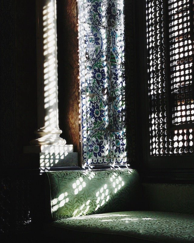 bridget_walsh1's tweet photo. These gorgeous images are from Lord Leightonās house in Kensington. Itās even more fabulous when youāre there, and formed the inspiration for Teddy Lintonās house in my forthcoming novel āThe Tumbling Girlā. #leightonhousemuseum #thetumblinggirl #gallicbooks https://t.co/JlbFlbNqrJ