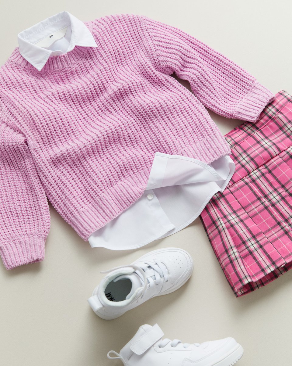 Even on days off, the school look will be on. Shop this look at @hmsouthafrica 

#HMKids #tablebaymall #capetown #lovelocal #liveyourlifestyle #kidsfashion #kidsstyle