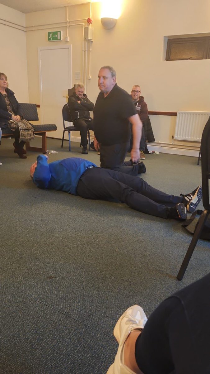CharterNI's tweet photo. Great to see so many volunteers taking part in the first Aid training yesterday with Proparamedics and @clarastreet residents group. Well done everyone. https://t.co/fXsx5FcPMD