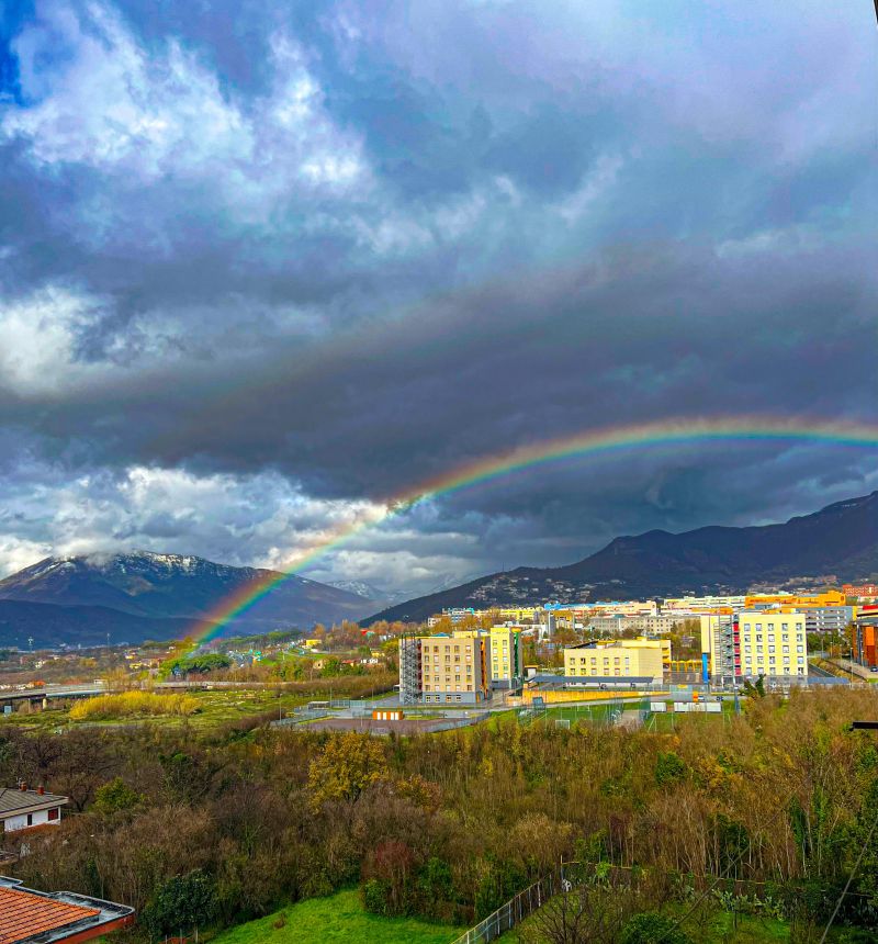 Che bello l'arcobaleno che oggi cavalca il campus universitario.