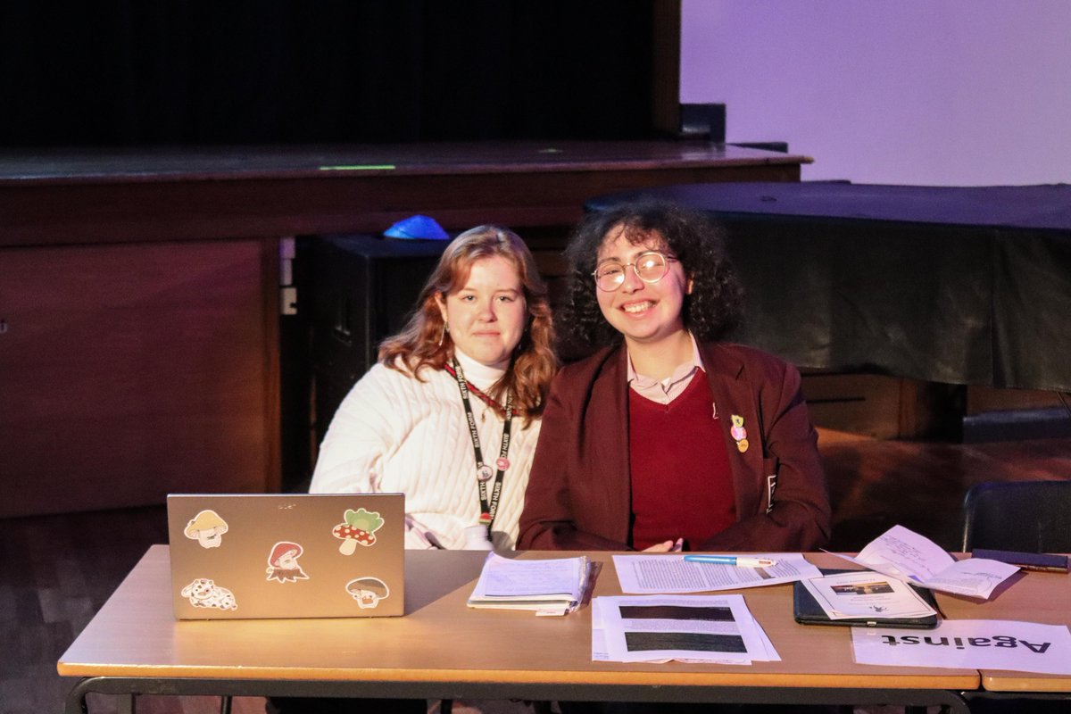 invictagrammar's tweet photo. Six teams took part in the Senior Debating Competition. Debate topics included: food transportation, the police carrying guns and the impact the internet has had on the arts.
Congratulations to all who took part and to our winners Miriam, Roseanne and Sarah.
#debatingcompetition https://t.co/32UrWMl5oN