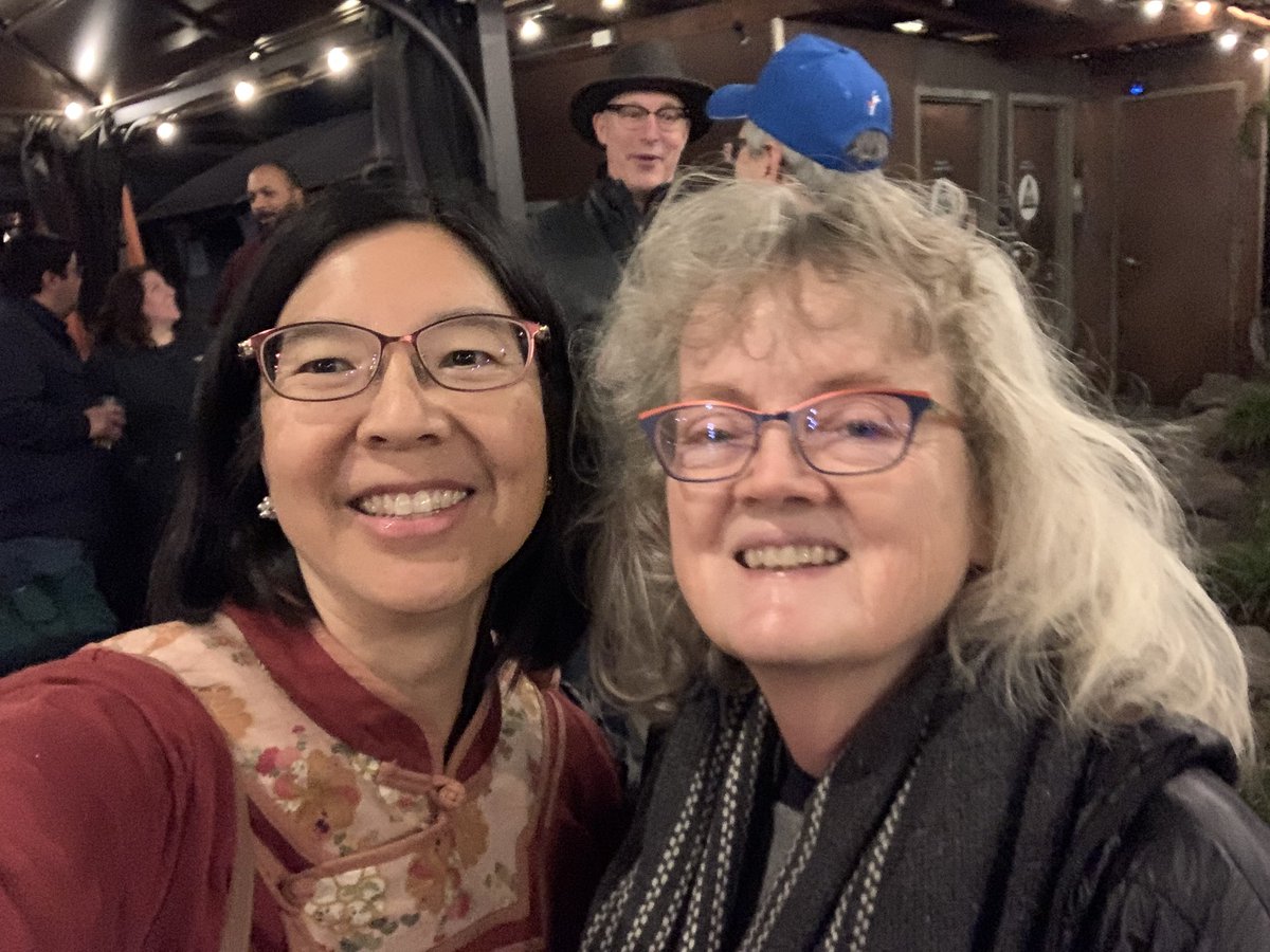Current and former Berkeley auditors seem to like a certain type of glasses.
There’s a lot to see in Berkeley. 🤓 Thanks @berkdemsclub for hosting a great gathering last night! @amhogansings