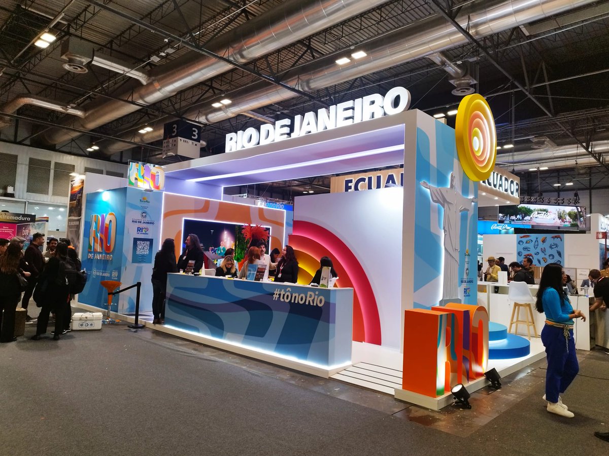 CamaraBr_Esp's tweet photo. Este año @fitur_madrid  ha cerrado con una asistencia récord llegando a 220.000 asistentes y ente ellos, la CCBE estuvo acompañando a los Stands de Promoción de Brasil. 
¡Hágase socio y aproveche estas oportunidades!
Más info @20m : https://t.co/XDUB6b781g
#CCBE #Fitur #Brasil https://t.co/jzMgKqeztT