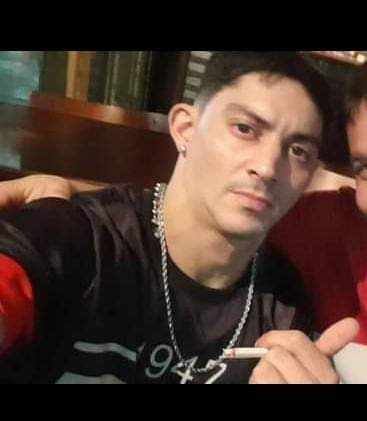 tomaskozakovich's tweet photo. ESTOS SON LOS TRES ASESINOS DE MI HERMANO, LO MATARON Y LO ABANDONARON EN LA CALLE, LES PIDO POR FAVOR LES PIDO AYÚDENME A COMPARTIR ESTO NECESITAMOS JUSTICIA NECESITAMOS QUE VAYAN PRESOS ESTÁN POR QUEDAR IMPUNE. QUEREMOS QUE TODO ESTO TERMINE Y QUE MI HERMANO DESCANSE EN PAZ https://t.co/EPgbz6S880