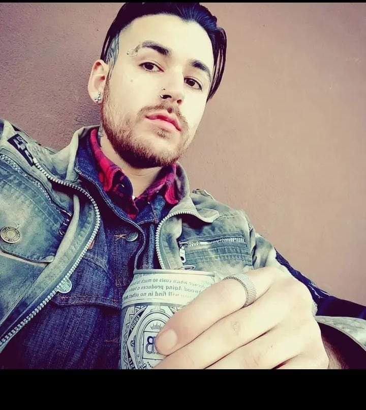 tomaskozakovich's tweet photo. ESTOS SON LOS TRES ASESINOS DE MI HERMANO, LO MATARON Y LO ABANDONARON EN LA CALLE, LES PIDO POR FAVOR LES PIDO AYÚDENME A COMPARTIR ESTO NECESITAMOS JUSTICIA NECESITAMOS QUE VAYAN PRESOS ESTÁN POR QUEDAR IMPUNE. QUEREMOS QUE TODO ESTO TERMINE Y QUE MI HERMANO DESCANSE EN PAZ https://t.co/EPgbz6S880
