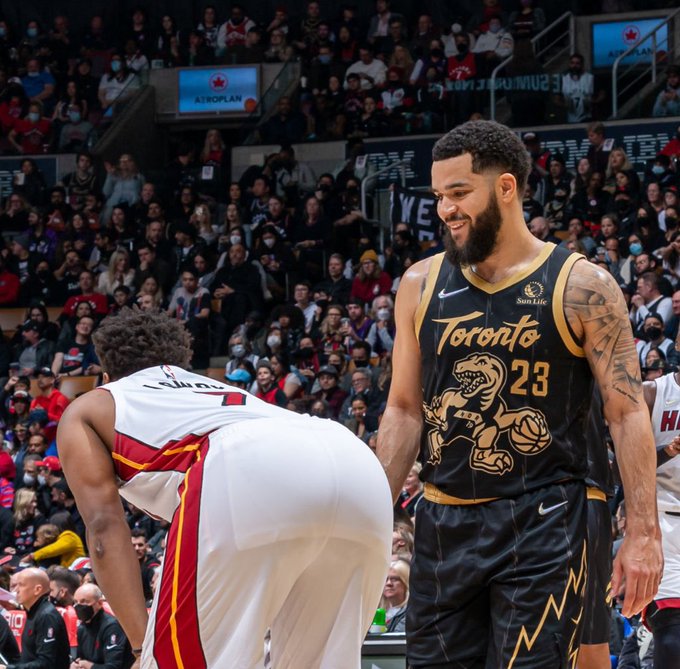 FnP_BOxXEAEnXug?format=jpg&name=small