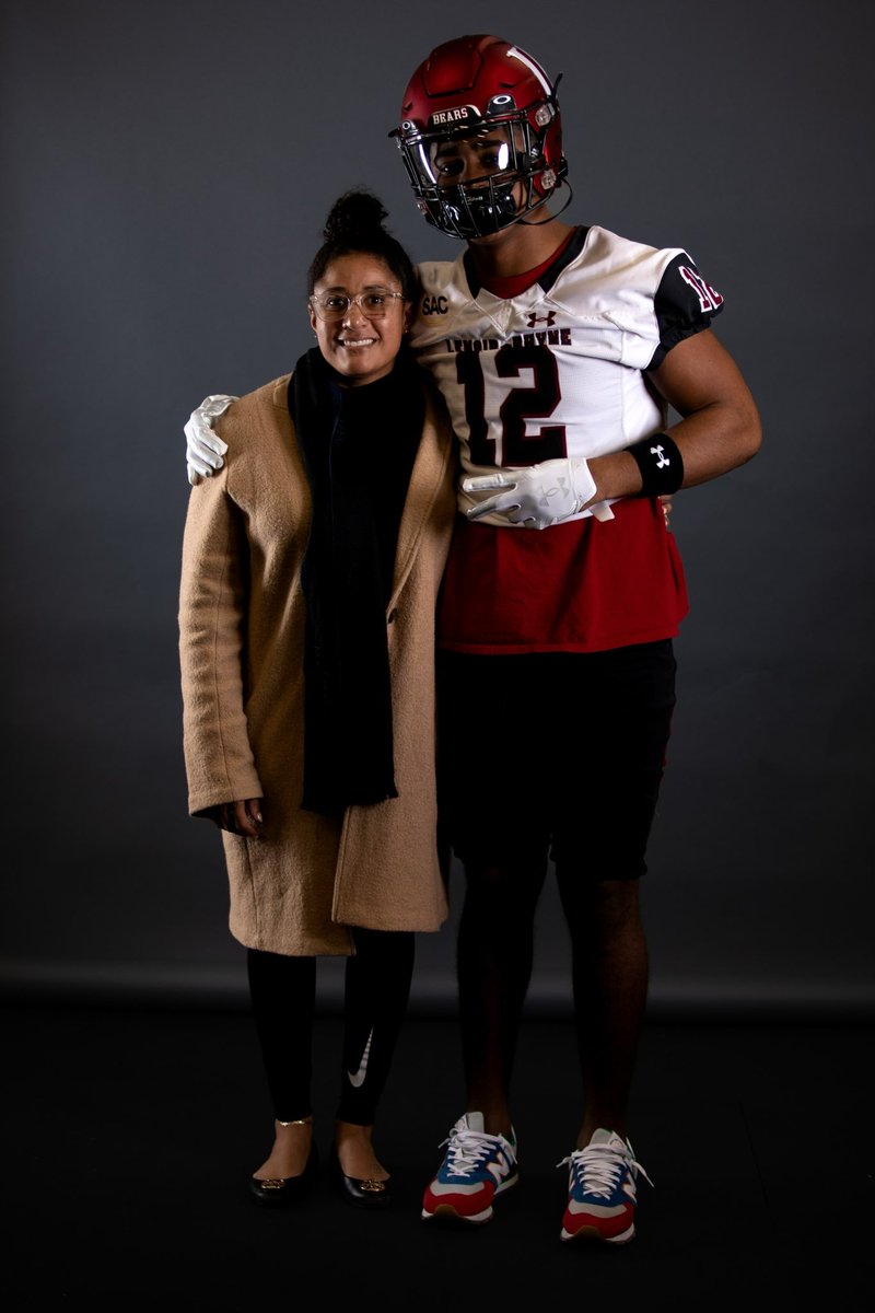 Great day at <a href="/LRBearsFootball/">Lenoir-Rhyne Football</a> friday ! Thank you for a great visit ! @CoachHornsby_LR @CoachFigaro_LR