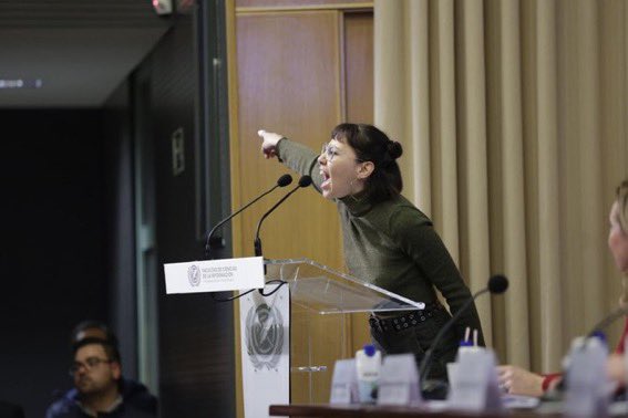 Nunca la mejor nota dio la clase ni la educación.